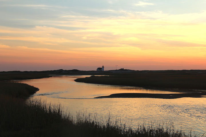 Fire road between Hatches Harbor and Provincetown Airport