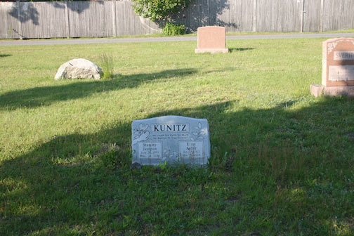 Stanley Kunitz grave