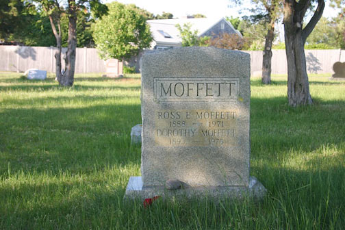 Ross Moffett and Dorothy Moffett (Dorothy Lake Gregory) grave